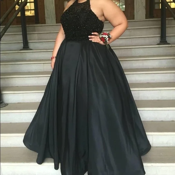 strapless open back dress Store Appointment Fee – The Dress Outlet